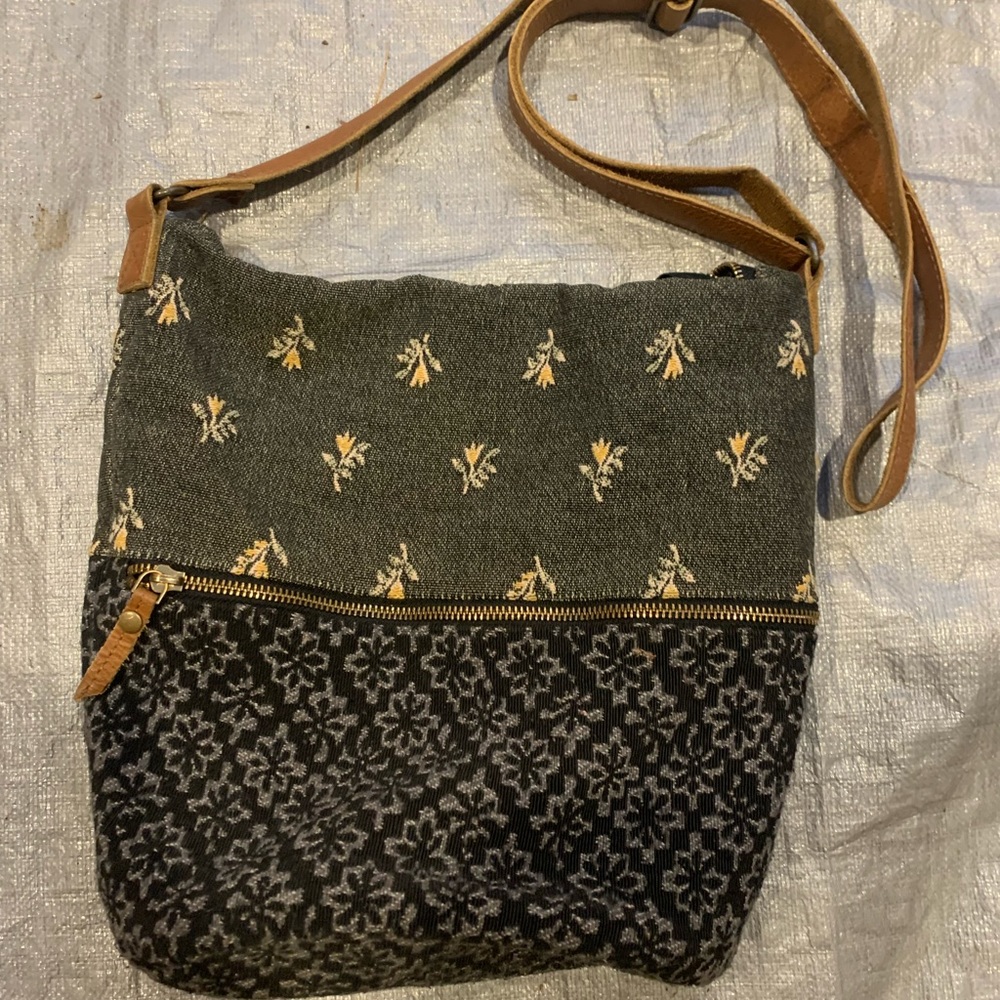 Cross body bag